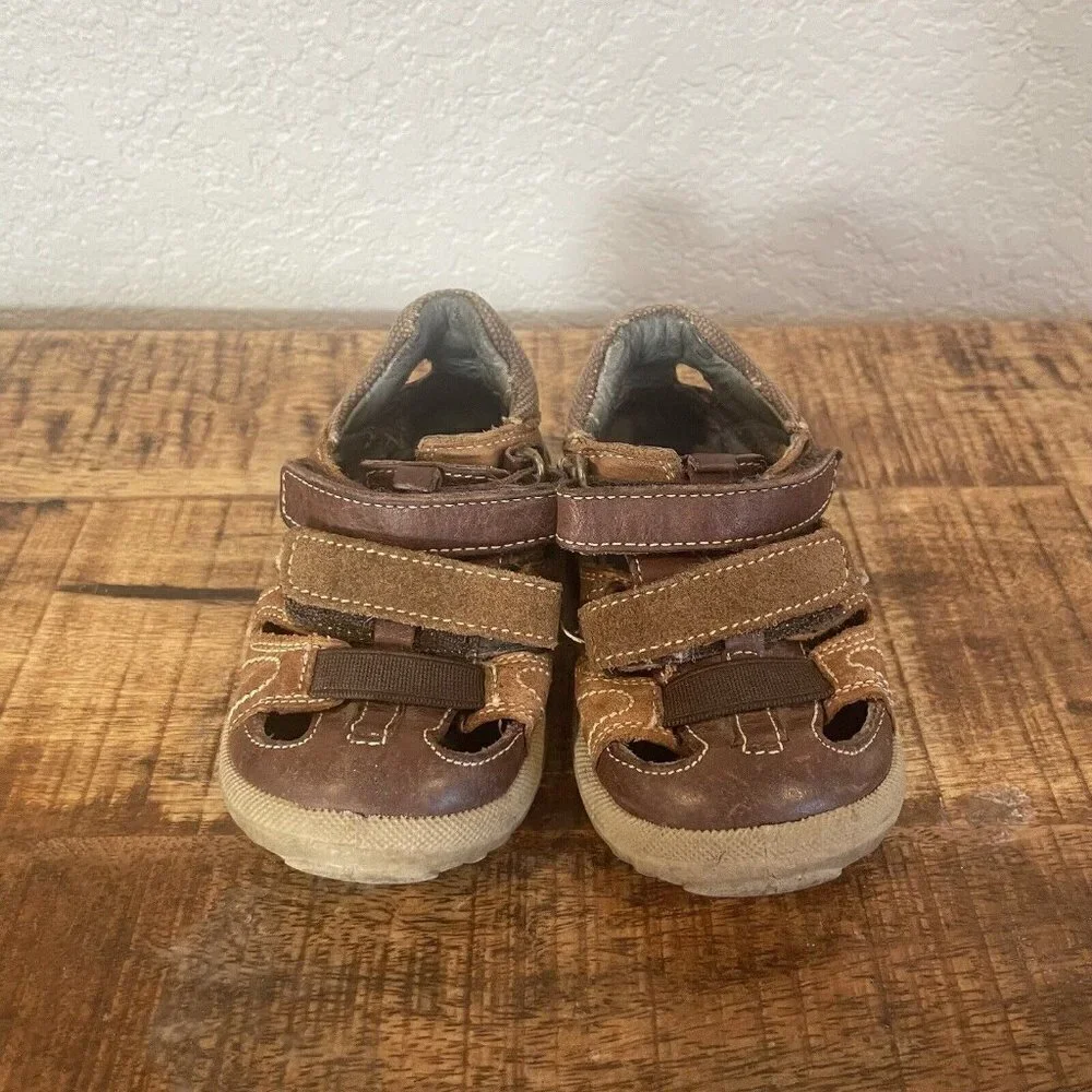 Twig Sandals Toddler Size 19 / US 5 Brown Leather Closed Toe Boys Two Toned
